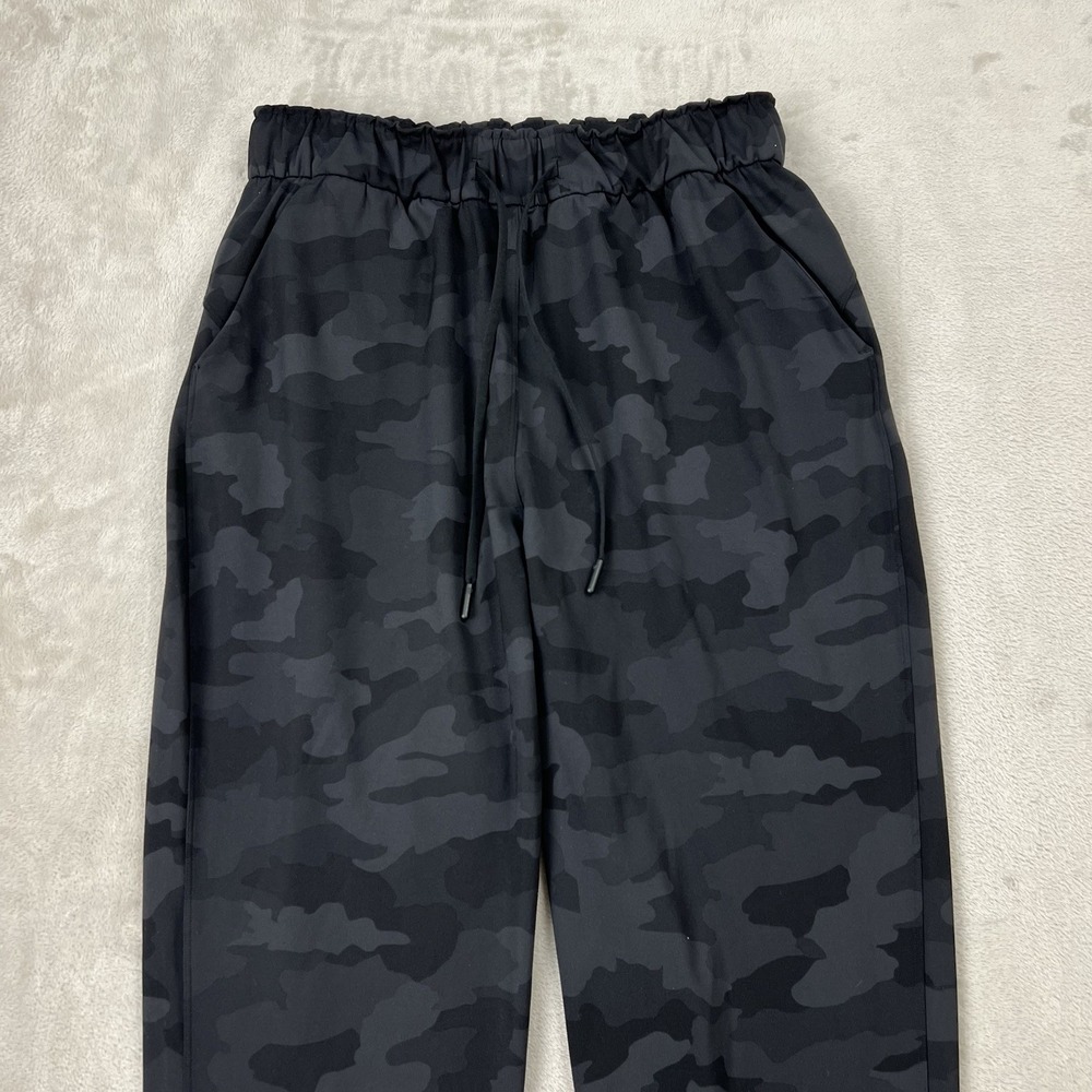 Lululemon On The Fly Jogger Camo Deep Coal Women's‎ Size 6 Yoga - Picture 3 of 7